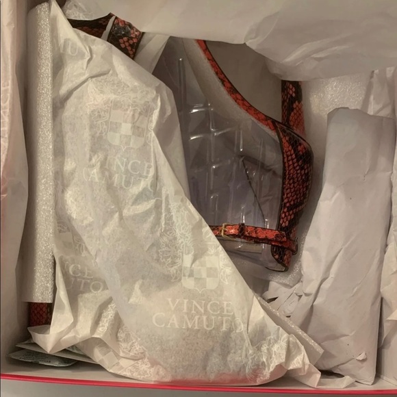 Vince Camuto Balindia Python Platfor - Picture 6 of 6